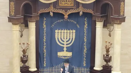 OU Kosher CEO Rabbi Menachem Genack gives a shiur to students in the beis medrash of Yeshiva Shaarei Shmuot in Beit Chilkiya, Israel