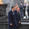 From left: Israeli President Isaac Herzog, Polish President Andrzej Duda and German President Frank-Walter Steinmeier at the Monument to the Ghetto Heroes in Warsaw for a ceremony marking 80 years since the Warsaw Ghetto Uprising, on April 19, 2023. Photo by Kobi Gideon/GPO.