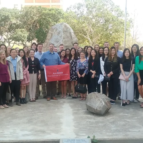 University of Illinois' Gies College of Business students meet with Former US Ambassador to Israel Dan Shapiro.
