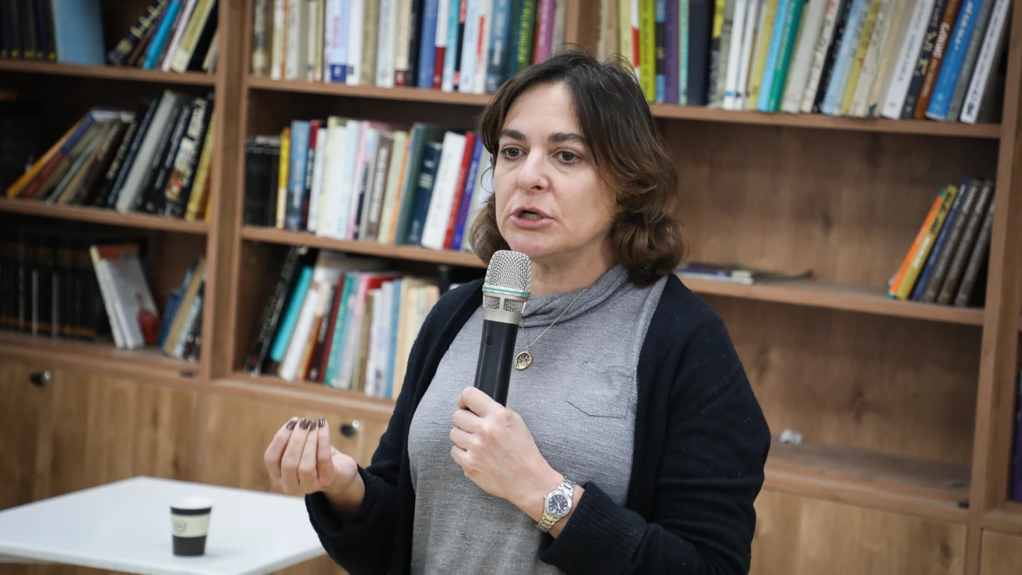 Israeli journalist and New Right Party candidate Caroline Glick speaks at the Oz VeGaon reserve in Gush Etzion on Feb. 8, 2019. Credit: Gershon Elinson/Flash90.