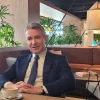 Douglas Murray speaks over coffee in Madrid on May 12, 2025. Photo by Canaan Lidor.