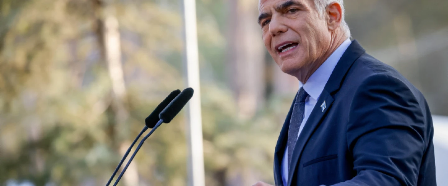 Israeli Prime Minister Yair Lapid at a memorial service marking 27 years since the assassination of Prime Minsiter Yitzhak Rabin, at Mount Herzl in Jerusalem. Nov. 6, 2022. Photo by Olivier Fitoussi/Flash90.