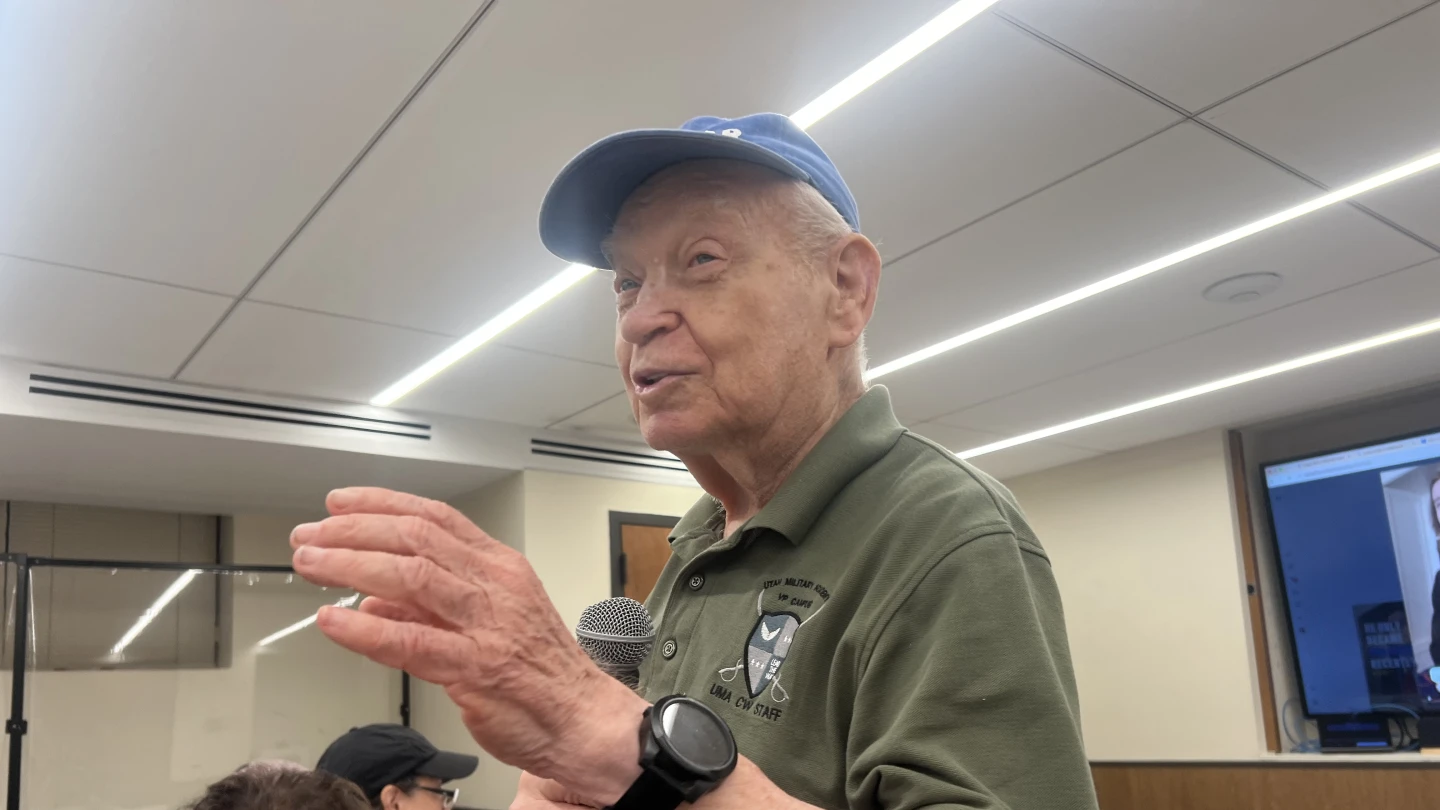 Nonprofit trains Queens seniors to be social media keyboard warriors against...