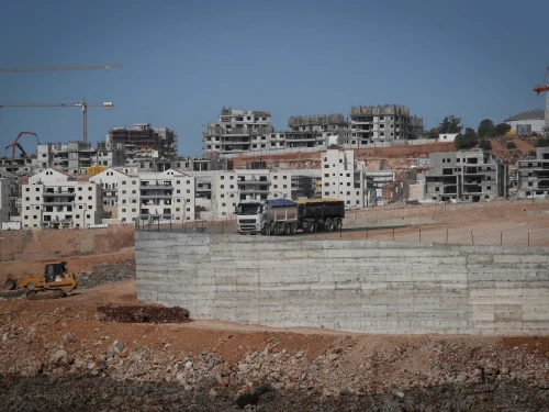 Construction in Beitar Illit, Jan. 17, 2017. Photo by Nati Shohat/Flash90.