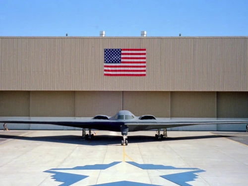 A B-2 bomber at its initial public rollout in Palmdale, Calif., on Nov, 22, 1988. Credit: Goretexguy via Wikimedia Commons.