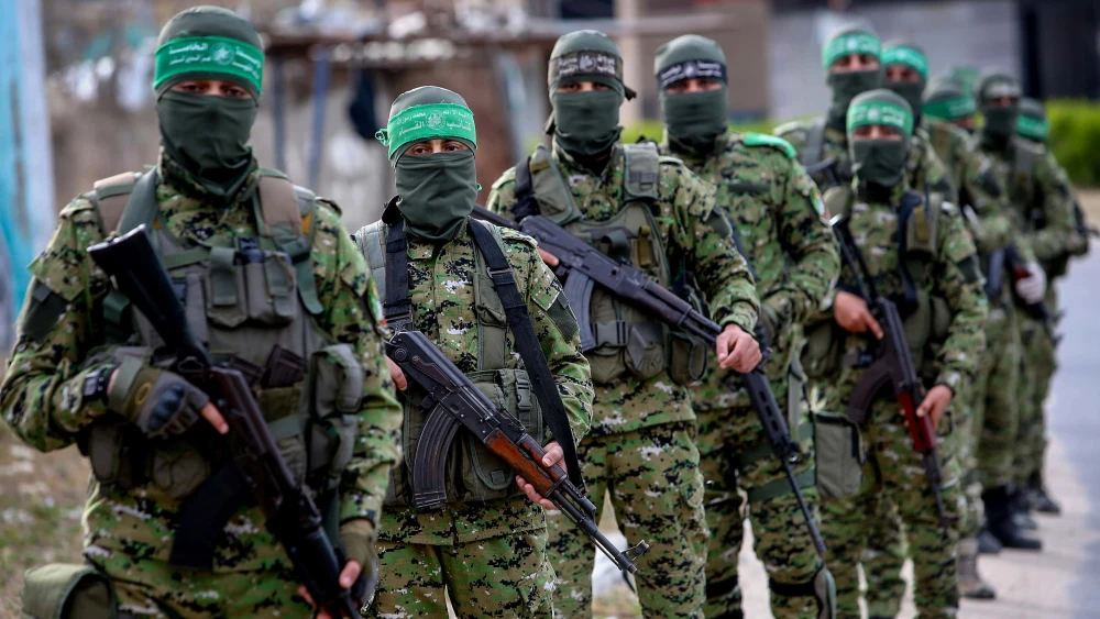 Members of the Al-Qassam Brigades, the armed wing of the Hamas movement, on patrol in Rafah, the southern Gaza Strip, April 27, 2020. Photo by Abed Rahim Khatib/Flash90.