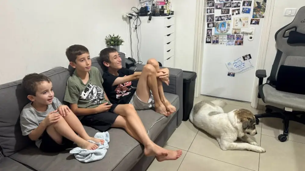 Children in a bomb shelter in Ashkelon as rockets are fired from the Gaza Strip into southern Israel on Oct. 7, 2023. Photo by Edi Israel/Flash90.