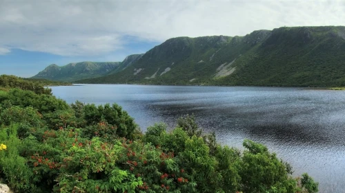 Table Mountain in Newfoundland, Canada. Credit: Tango7174 via Wikimedia Commons.