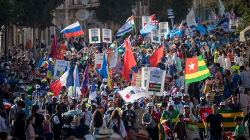 Thousands of Christian evangelists and Israelis march at a parade in center of Jerusalem, marking the Jewish holiday of Sukkot, Oct. 10, 2017. Photo by Yonatan Sindel/Flash90.