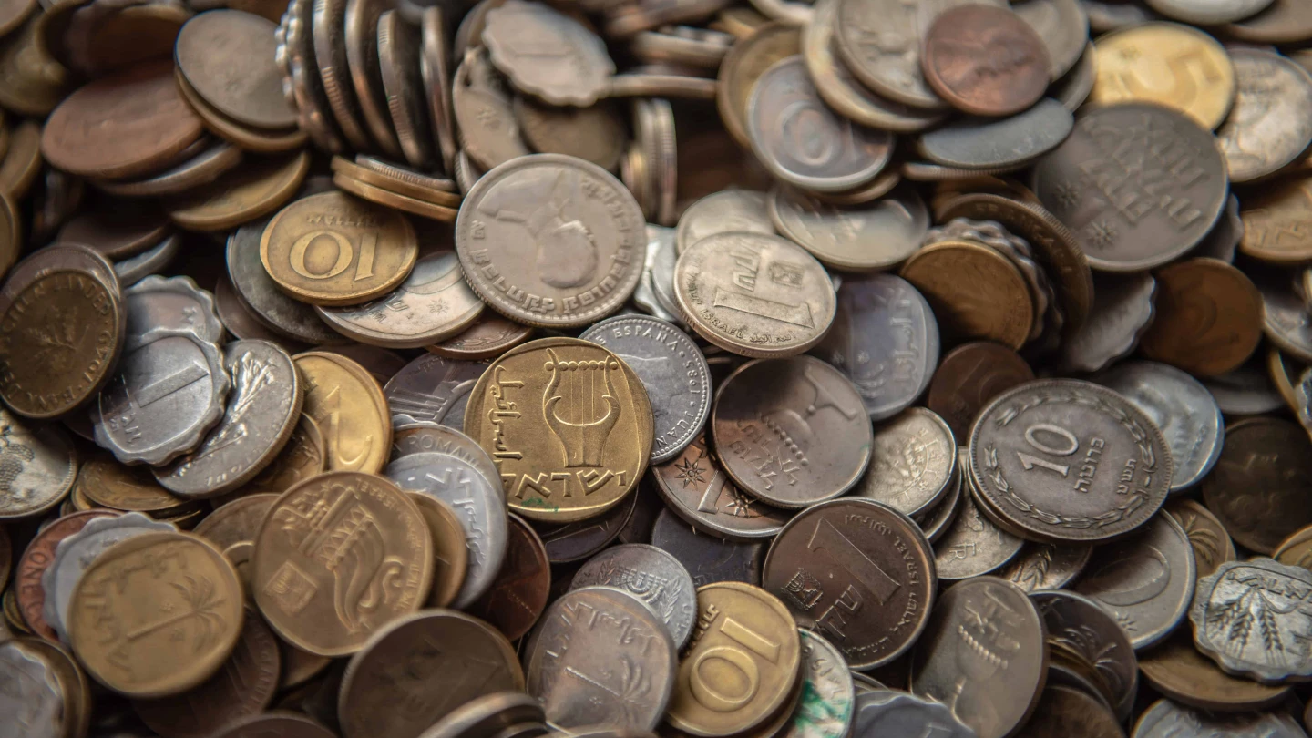 Old Israeli coins. Photo by Yahav Gamliel/Flash90.