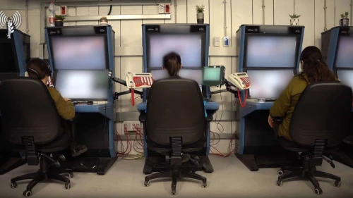 Female IDF observers of the 414th Battalion at the newly built situation room at the army's Re'im base near Gaza, Nov. 6, 2023. Credit: IDF.