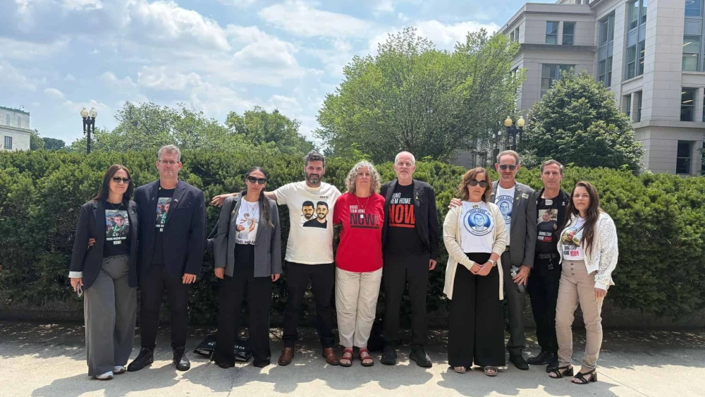 Survivors and families of the Hamas captives ahead of a meeting in Washington with U.S. Secretary of State Marco Rubio, July 25, 2025. Credit: Hostage and Missing Families Forum.