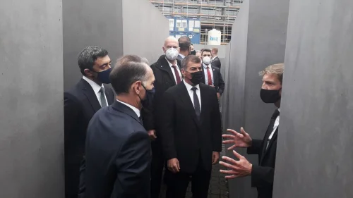 Israeli Foreign Minister Gabi Ashkenazi (center), United Arab Emirates Foreign MInister Sheikh Abdullah bin Zayed bin Sultan Al Nahyan (left) and German Foreign MInister Heiko Maas (second from left) visit the Memorial to the Murdered Jews of Europe in Berlin, Germany, on Oct. 6, 2020. Source: Twitter.