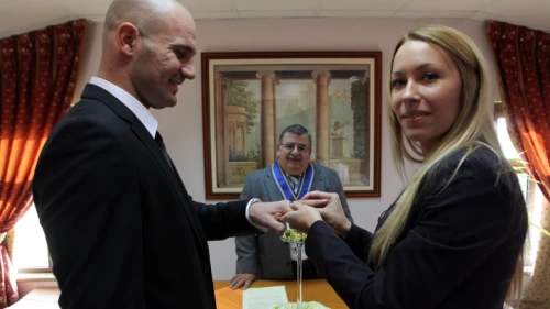 Israelis Dudu and Yuliya Zvili wed in a civil ceremony performed by the mayor of Aradippou, Cyprus, on Dec. 16, 2010. Photo by Yossi Zamir/Flash90.