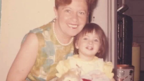 A young Dawn Lerman with her grandmother, Beauty. Credit: Courtesy Dawn Lerman.