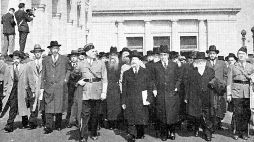 The beginning of the October 1943 march by more than 400 rabbis in Washington, D.C., three days before Yom Kippur. The marchers are pictured at Washington's Union Station. Courtesy of the David S. Wyman Institute for Holocaust Studies.