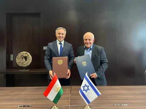 Israeli Tourism Minister Haim Katz (right) and Tajikistani Committee for Tourism Development Chairman Jumakhonzoda Jamshed Jurakhon after signing the accord in Dushanbe, Sept. 18, 2025. Credit: Israeli Ministry of Tourism.