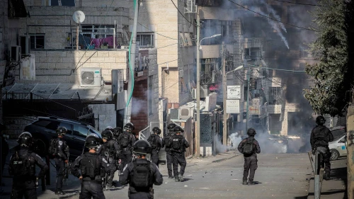 Terrorists clash with security forces in the Shuafat camp in Jerusalem, Jan. 25, 2023. Photo by Jamal Awad/Flash90.