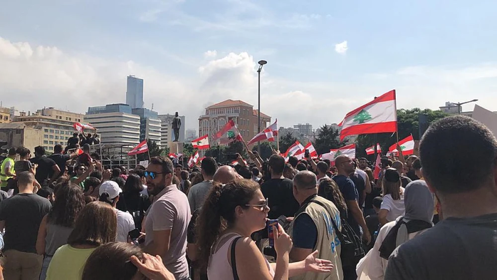 Lebanese protesters in Beirut on Oct. 18, 2019. Credit: Shahen Books via Wikimedia Commons.