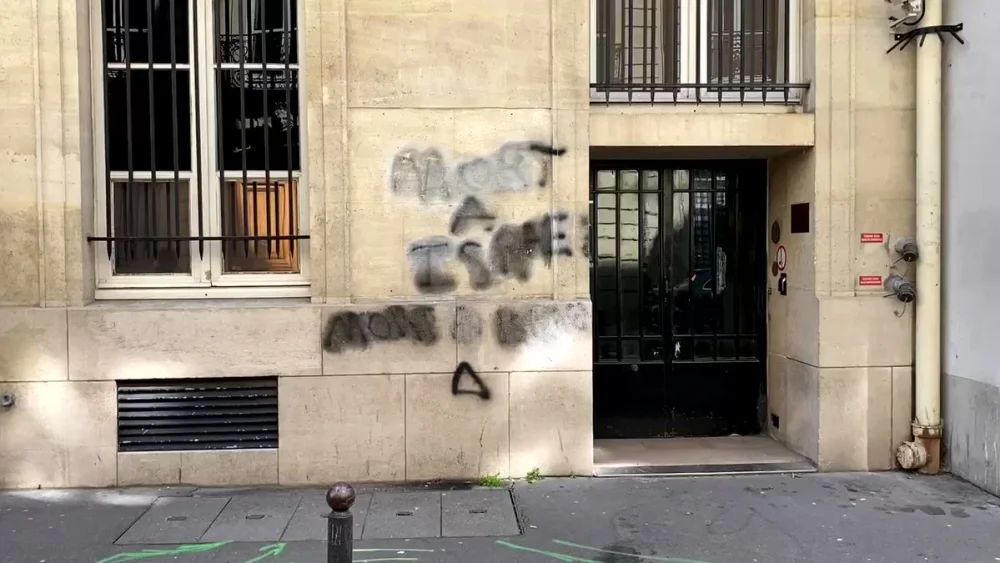 Antisemitic graffiti found at Sciences Po, a university in Paris. Source: Combat Anti-Semitism/Twitter.
