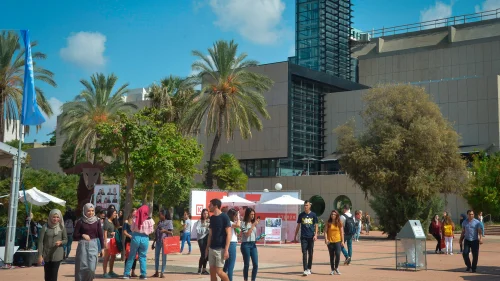 Students at the Tel Aviv University on the first day of the new academic year, Oct. 14, 2018. Photo by Flash90.