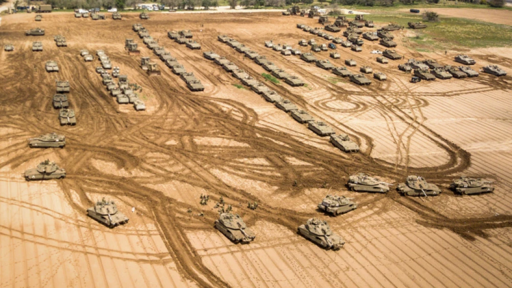 IDF tanks stationed near the Israel-Gaza border on March 27, 2019. Photo by Dudi Modan/Flash90.