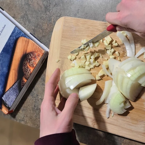 “52 Shabbats,” by Faith Kramer, is inspired by food from the global Jewish Diaspora. Photo by Dovid Zaklikowski.