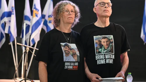 Hostage survivors Keith and Aviva Segal. Credit: Paulina Patimer/Hostages and Missing Families Forum.