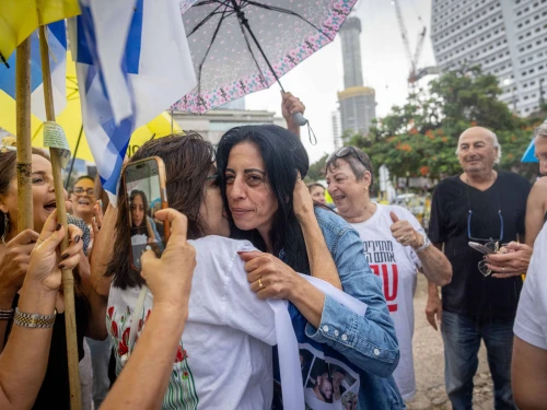 Celebrations at Hostage Square in Tel Aviv as a hostage release is announced. Oct. 9, 2025. Photo by Miriam Alster/Flash90.