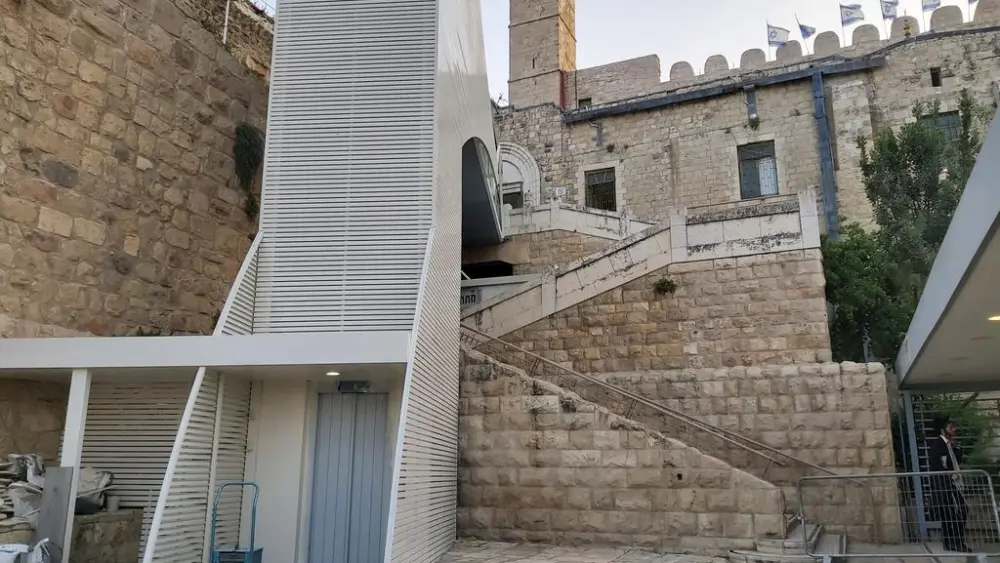 The new elevator at the Tomb of the Patriarchs in Hebron, May 15, 2023. Photo by Tzipi Shlissel/TPS.