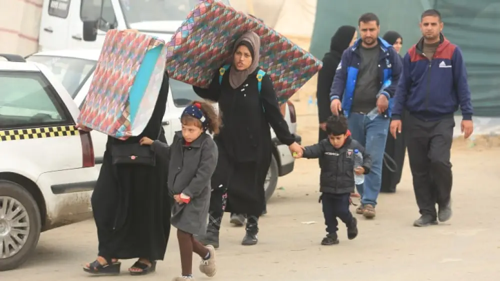 Palestinians fleeing from Khan Yunis to Rafah in the southern Gaza Strip, Dec. 5, 2023. Photo by Abed Rahim Khatib/Flash90.