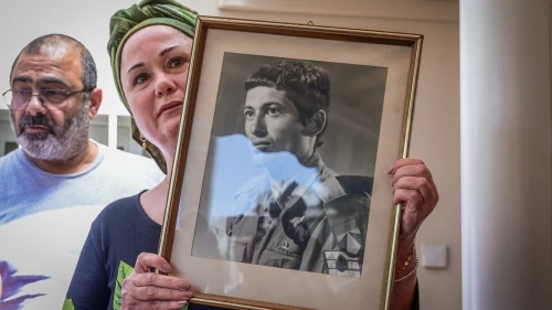 Anat Cohen, the sister of Sgt. First Class Zvi Feldman whose body was recovered during a special operation in Syria after being missing for 43 years speaks to the media outside her home in Tel Aviv, May 11, 2025. Photo by Avshalom Sassoni/Flash90.