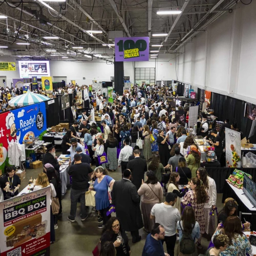 The crowd at Kosherpalooza in Seacaucus, N.J., on June 28, 2023. Photo by Shmily Treger.