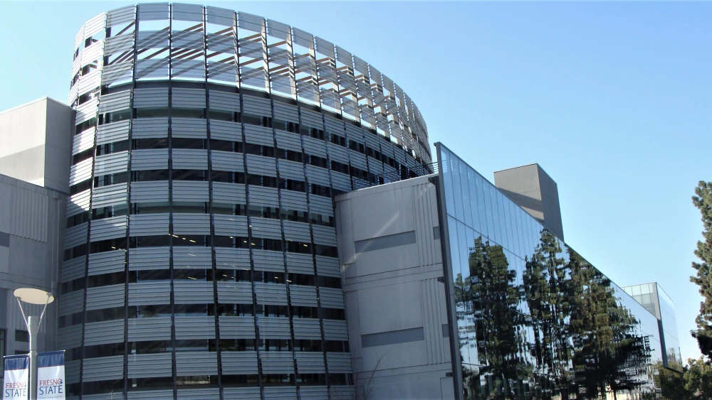 Henry Madden Library at California State University, Fresno. Credit: Nightryder84 via Wikimedia Commons.