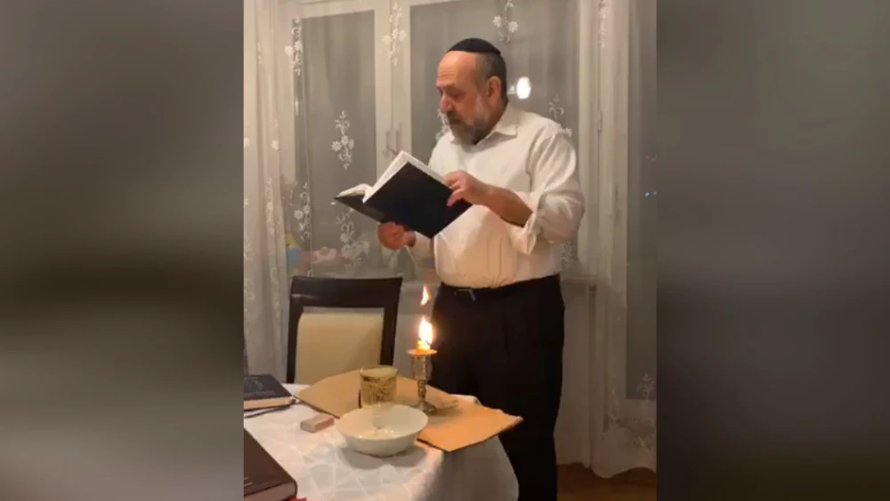 Rabbi Michael Schudrich, the chief rabbi of Poland, conducting a virtual service during the coronavirus pandemic. Source: Screenshot.