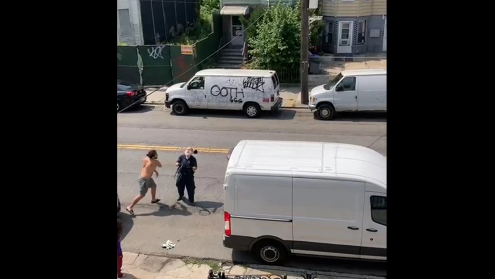 A Jewish plumber was hit in the face by a younger man, who then fled the scene, in Brooklyn, N.Y., on Aug. 11, 2021. Source: Screenshot.