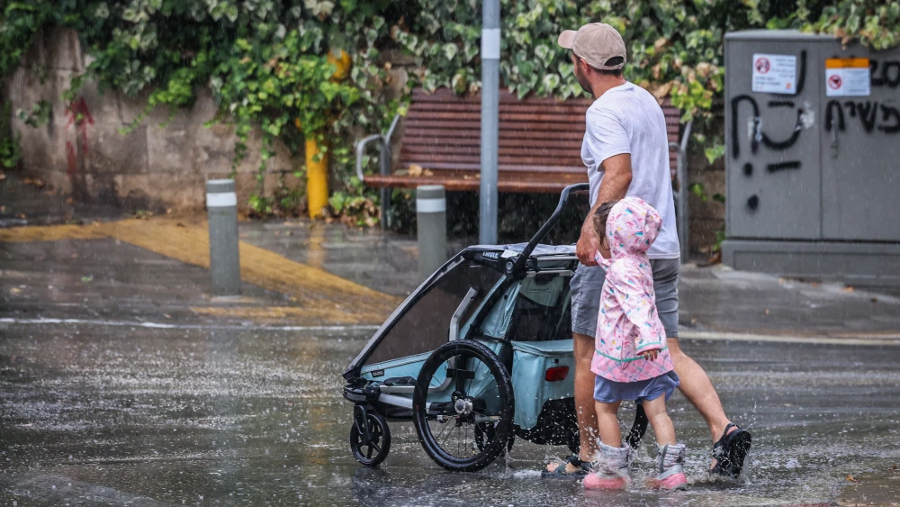 A rainy afternoon in Jerusalem, Aug. 15, 2026. Photo by Yossi Zamir/Flash90.