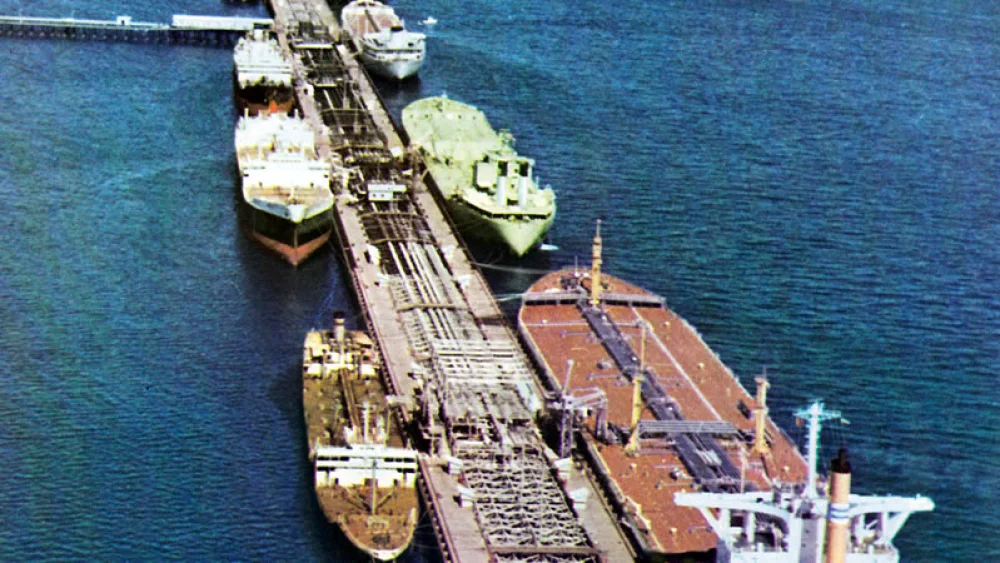 Large tankers loading at Kharg Island Terminal, offshore in the Persian Gulf. Credit: National Iranian Oil Company via Wikimedia Commons.