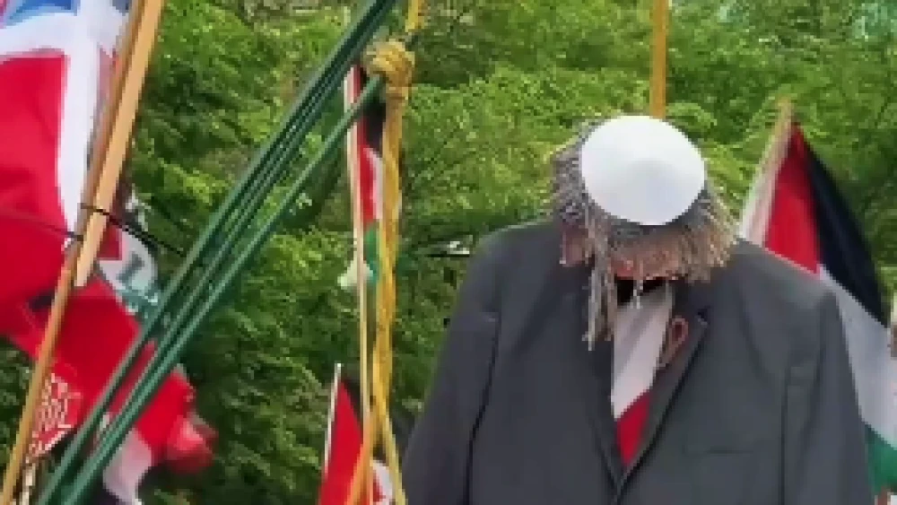 A screenshot from video posted by the Combat Antisemitism Movement on X shows effigies hanging from nooses during a protest in Montreal, May 24, 2026. Source: @CombatASemitism/X.