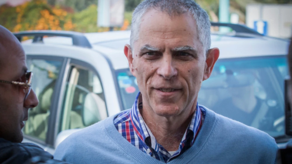 Publisher and owner of "Yediot Achronot" newspaper Arnon "Noni" Mozes arrives for questioning in the so-called "Case 2000" affair at the Lahav 433 investigation unit in Lod on Jan. 17, 2017. Photo by Roy Alima/Flash90.