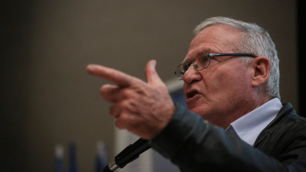 Amos Yadlin, the former head of the IDF Military Intelligence Directorate, speaks at an event organized by IsraPresse for the French-speaking community at the Begin Heritage Institute in Jerusalem on Feb. 22, 2015. Photo by Hadas Parush/Flash90.