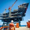 Workers on a natural-gas processing rig in the Tamar field off Israel’s southern coast. Credit: Moshe Shai/Flash90.