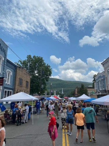 Enjoying the first-ever Borsch Belt Fest in Ellenville, N.Y., on July 29, 2023. Photo by Dan L.