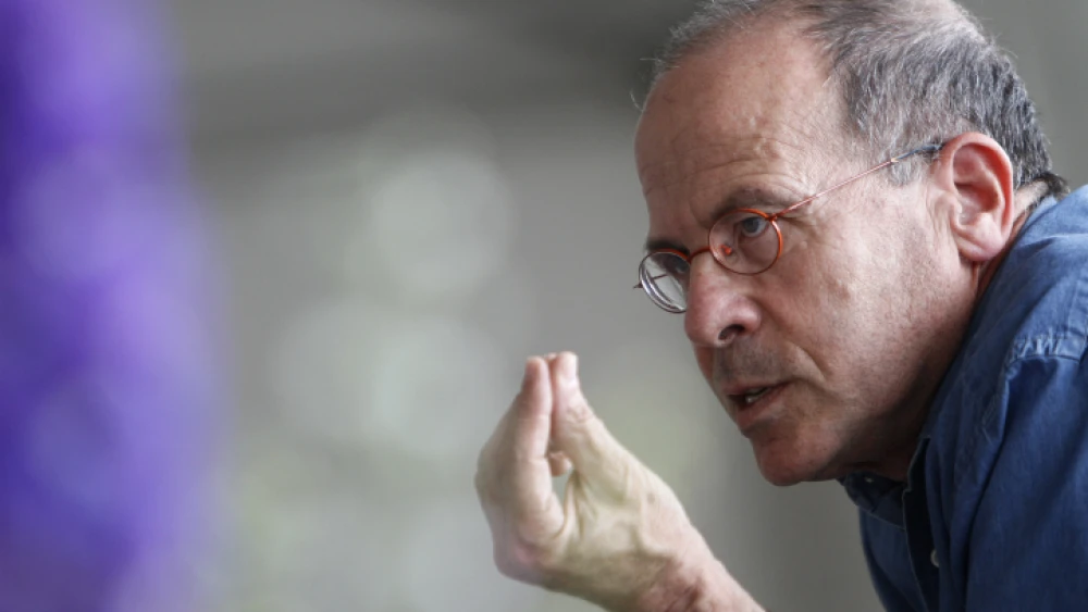 Israeli author Meir Shalev speaks at the annual International Writer's Festival in Jerusalem. May 14, 2012. Photo by Miriam Alster/Flash90.