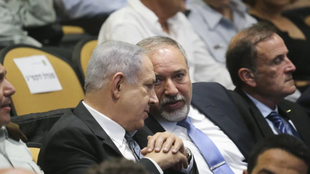 Israeli Prime Minister Benjamin Netanyahu and Defense Minister Avigdor Lieberman at the graduation ceremony of the National Security College, July 13, 2016. Photo by Flash90.