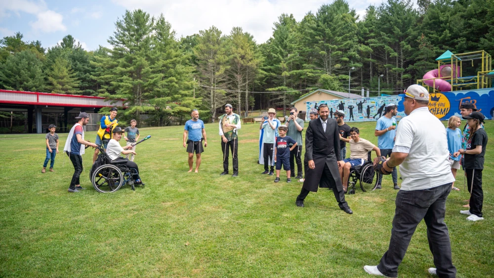 Bartolo Colón Camp Simcha