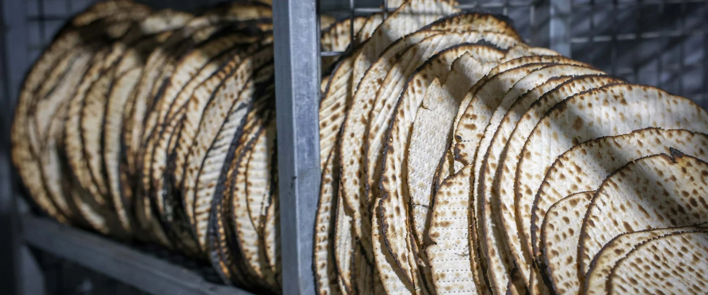 Shmurah Matzah, Passover