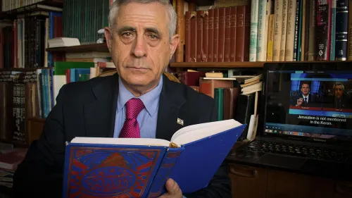 Bar-Ilan University lecturer and scholar of Arabic culture Mordechai Kedar. Credit: Arielinson via Wikimedia Commons.