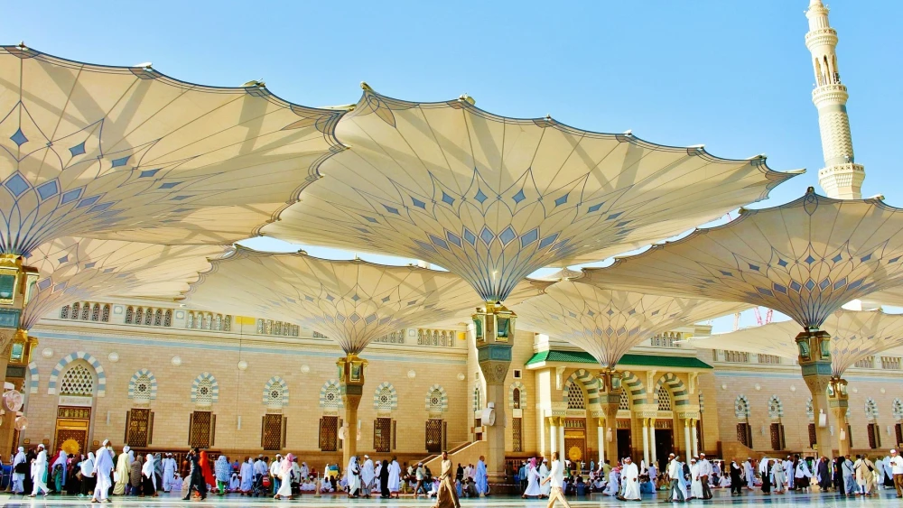 Mosque in Medina, Saudi Arabia. Credit: Abdullah_Shakoor/Pixabay.