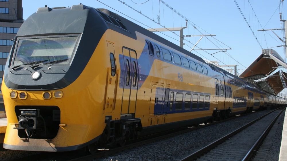 A Dutch railway train. Credit: Wikimedia Commons.